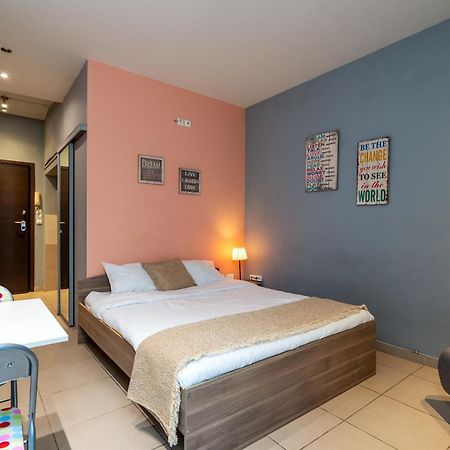 Ideally Located Apartment In Central Atene Esterno foto
