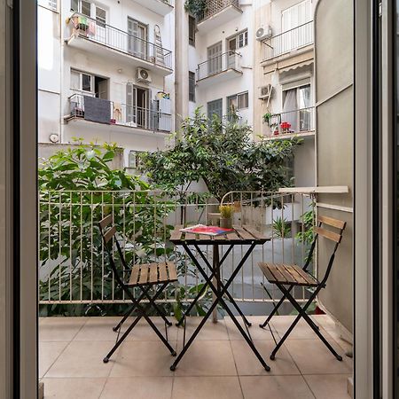 Ideally Located Apartment In Central Atene Esterno foto