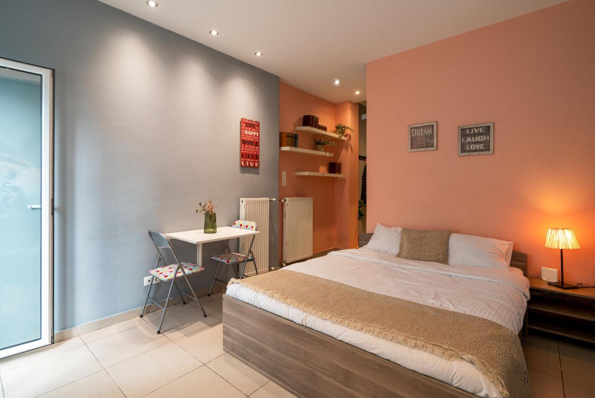 Ideally Located Apartment In Central Atene Esterno foto