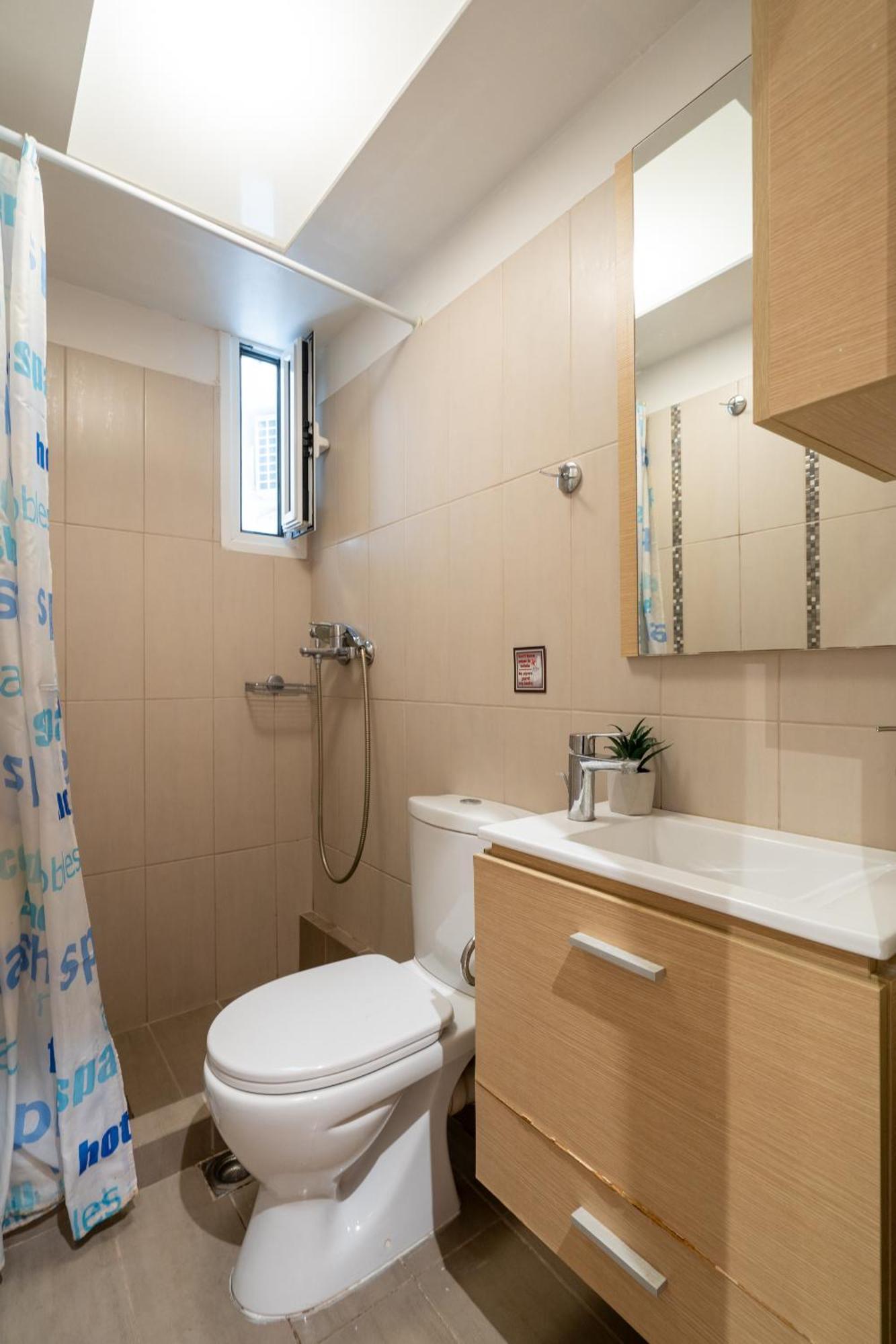 Ideally Located Apartment In Central Atene Esterno foto