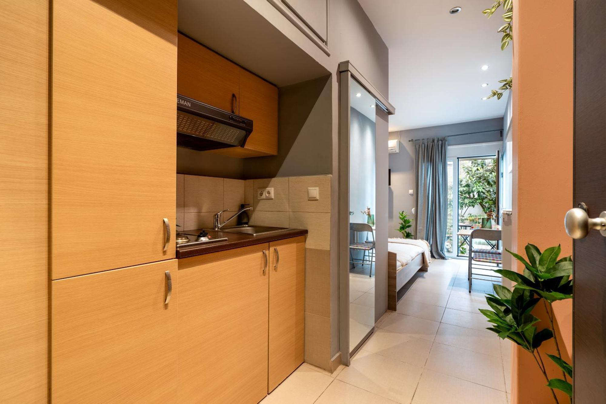 Ideally Located Apartment In Central Atene Esterno foto