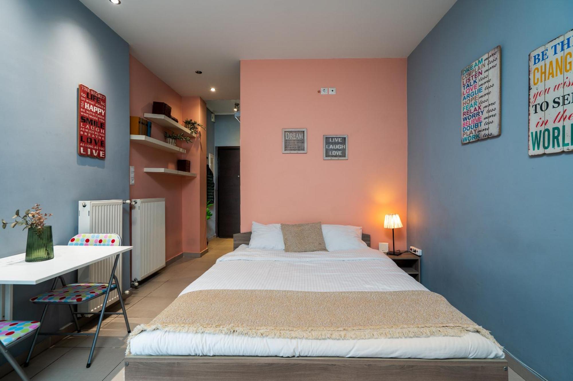 Ideally Located Apartment In Central Atene Esterno foto