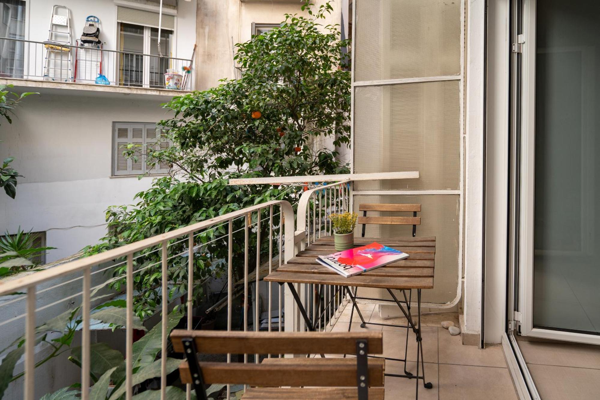 Ideally Located Apartment In Central Atene Esterno foto